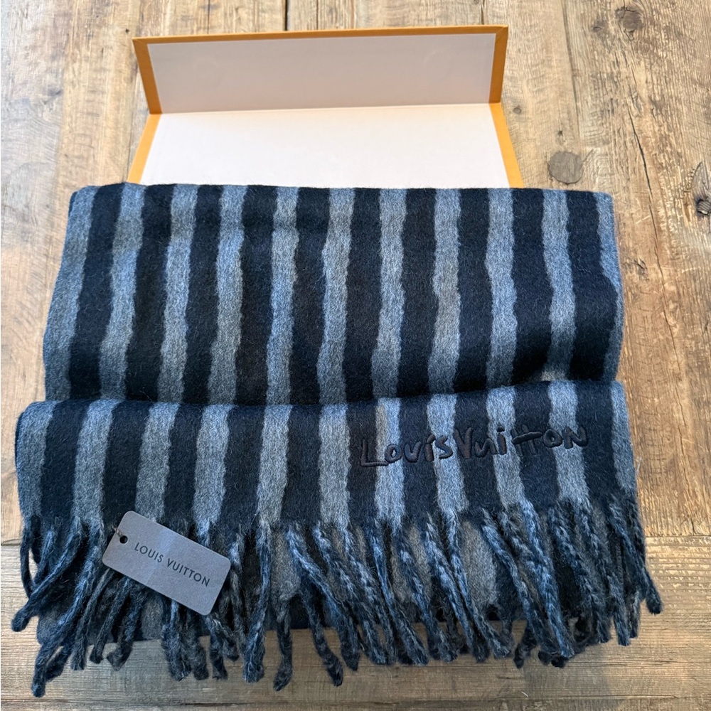 NWT Louis Vuitton Gray and Black Striped Cashmere-Wool Scarf Unisex